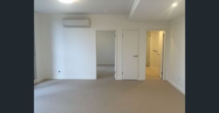 109/41 Hill Rd, Wentworth Point, NSW 2127 - Photo 2