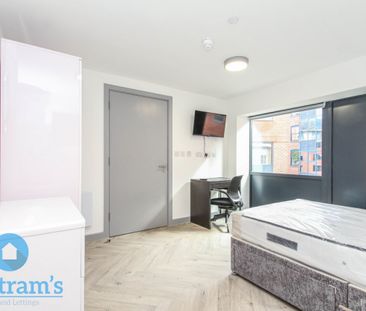 5 bed Apartment for Rent - Photo 5