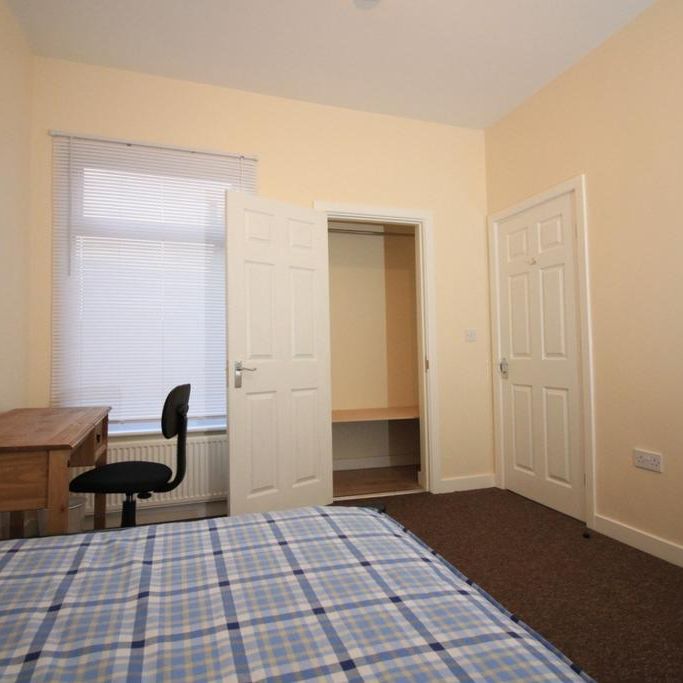 5 bedroom terraced house to rent - Photo 1