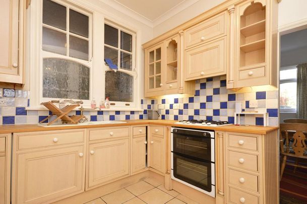 4 bedroom semi-detached house to rent - Photo 1