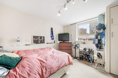 3 bedroom flat to rent - Photo 4