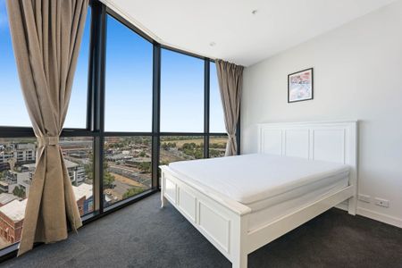 Wake up to Mountain Views and Caulfield Racecourse Views! - Photo 3