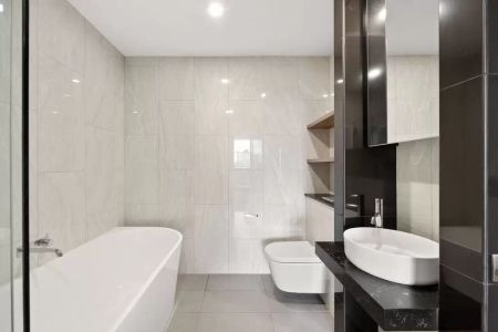 Luxury three-bedroom apartment in prestigious complex - Photo 5