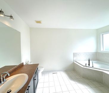 For Lease - 486 Delphine Drive, Burlington, Ontario - Photo 6