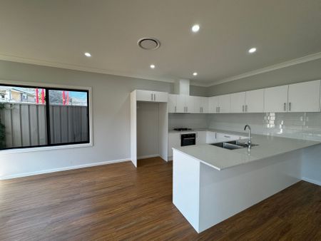 Convenient Living in Morisset - Photo 3