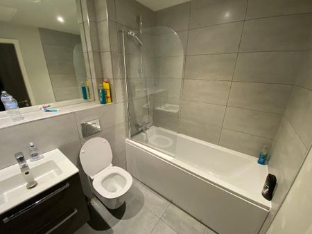 2 bedroom flat to rent - Photo 4