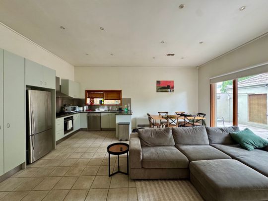 Caulfield North - Photo 1