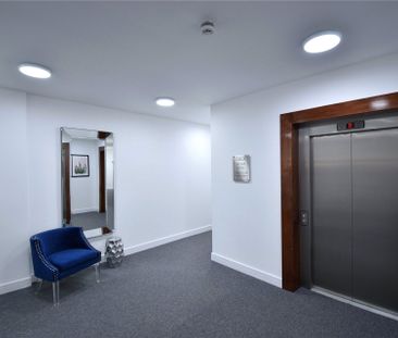 1 bedroom Flat in The Ring, Bracknell - Photo 1