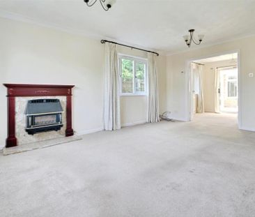 4 bedroom detached house to rent - Photo 1