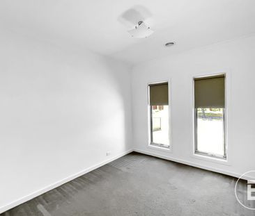 LARGE FOUR BEDROOM FAMILY HOME IN DELACOMBE - Photo 4