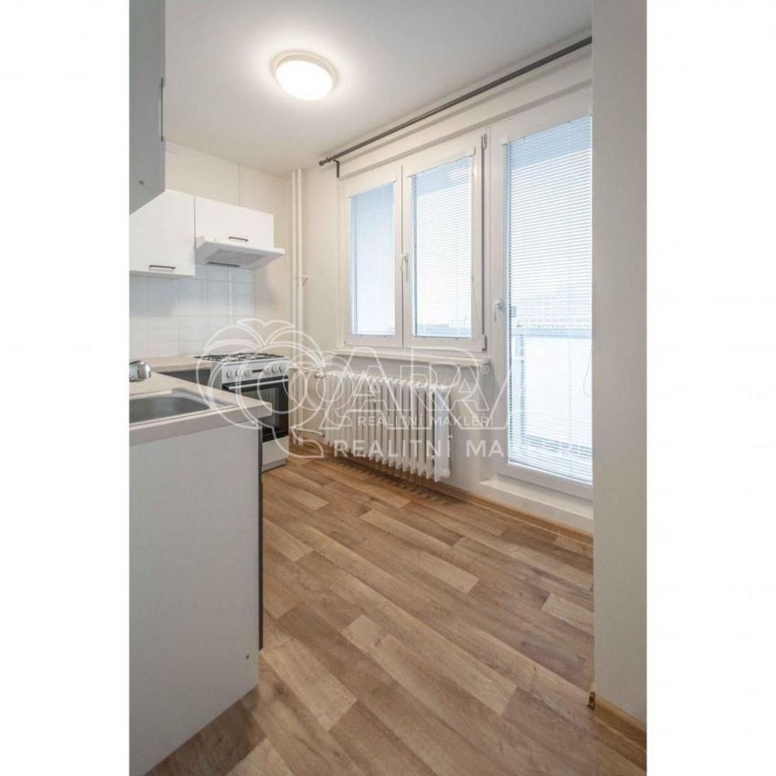 Pronájem bytu 1+1 38 m² - Photo 1
