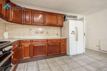3 bedroom flat to rent - Photo 5