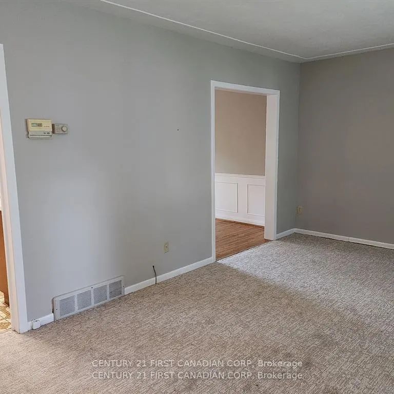 711 ALGOMA AVENUE - Photo 1