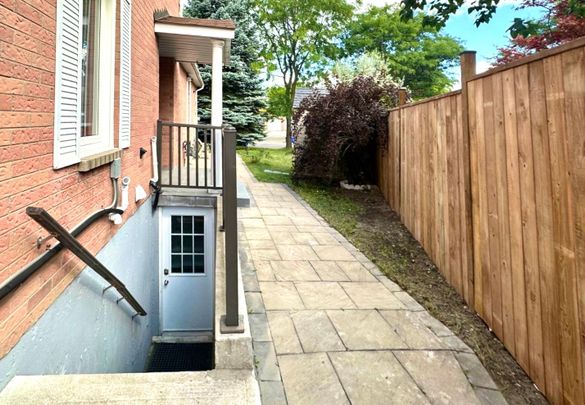 For Lease - 60 Steepleview Crescent Unit# Basement, Richmond Hill, Ontario - Photo 1