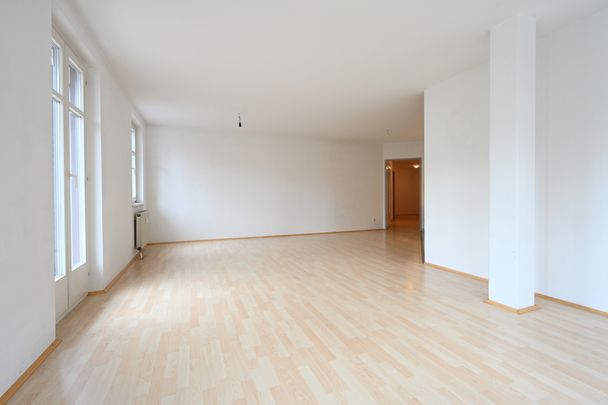 Helle 3,5-Zimmerwohnung mit Balkon - Foto 1