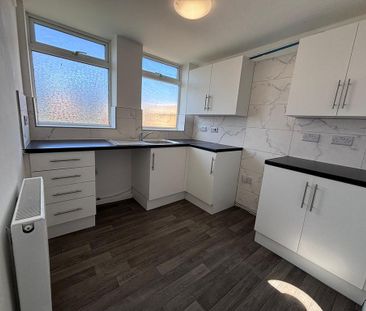 2 bedroom semi-detached house to rent - Photo 5