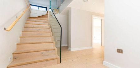 2 bedroom penthouse to rent - Photo 3