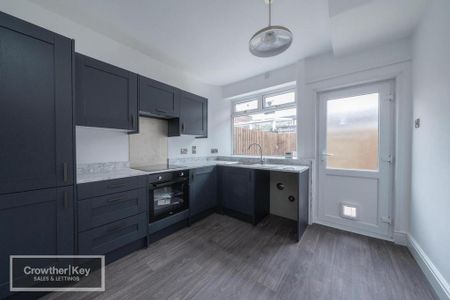 3 bedroom terraced house to rent - Photo 2