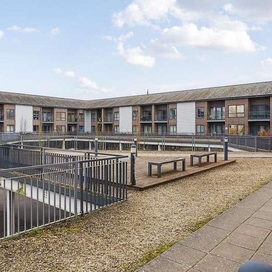 Fire Fly Avenue, Old Railway Quarter, SN2 - Photo 1