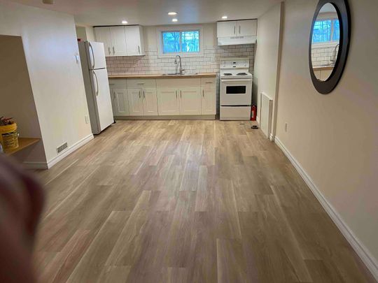 For Lease - 5715 Highland Avenue Unit# LOWER UNIT, Niagara Falls, Ontario - Photo 1
