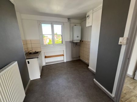 Location - Appartement T4 - 62 m² - Montbéliard - Photo 2