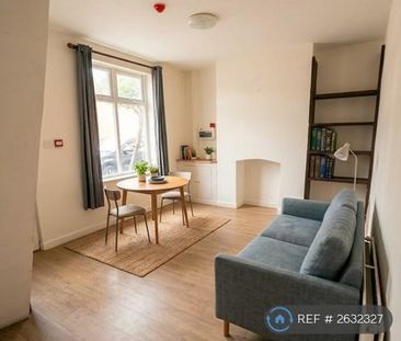 4 bedroom end of terrace house to rent - Photo 1