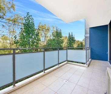 Ultra modern two bedroom apartment in convenient Homebush location - Photo 4