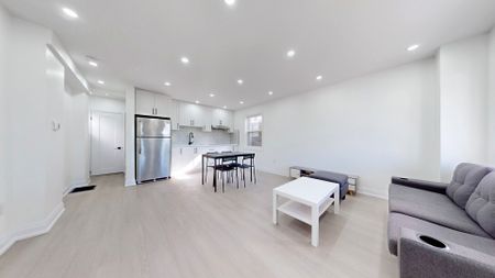 For Lease - 685 Jane Street, Toronto, Ontario - Photo 2