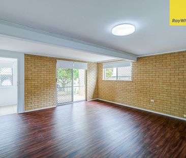 Spacious Family Home with Flexible Living in Prime Runcorn Location - Photo 4