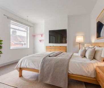 3 bedroom terraced house to rent - Photo 5