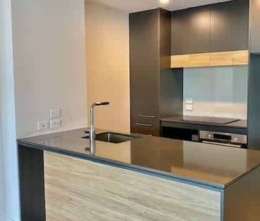 Centrally located - Photo 3