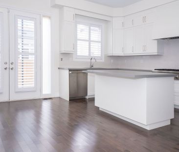 For Lease - 75 Merlin Street, Oakville, Ontario - Photo 3