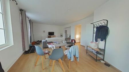 Location Appartement 3 pièces 77m² LOUDUN 86200 - Photo 2