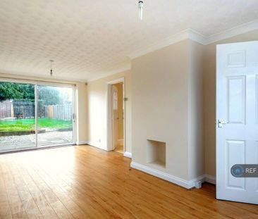3 bedroom terraced house to rent - Photo 2