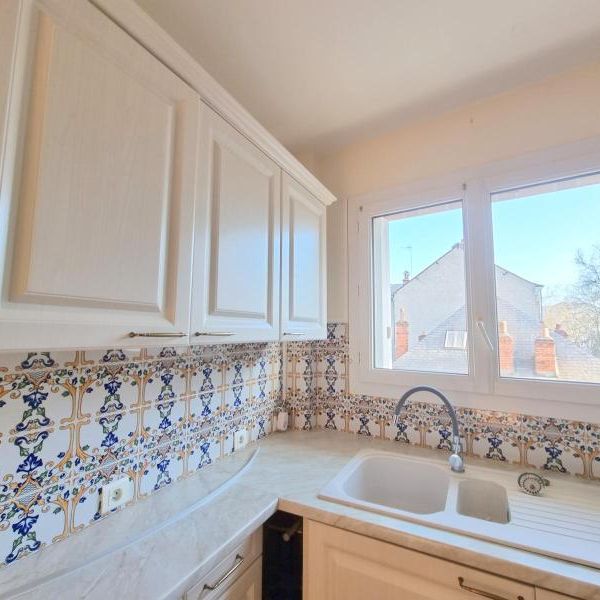 Location Appartement 5 pièces 111m² TOURS 37000 - Photo 1