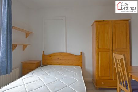 3 Bedroom Flat - Photo 3