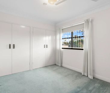 STUNNING 4 - BEDROOM 2- BATHROOM HOME IN BRIDGEMAN DOWNS - Photo 4