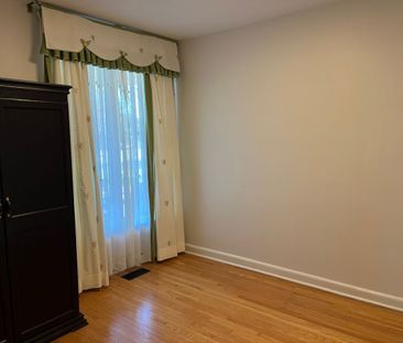 For Lease - 19 Budea. Upper Unit Crescent, Toronto, Ontario - Photo 2