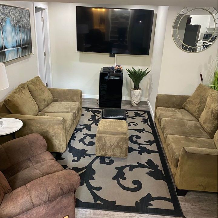Essex Crescent - 6683 - B - Photo 1