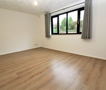 The Ridgedales, Coleridge Road, Oldham - Photo 4