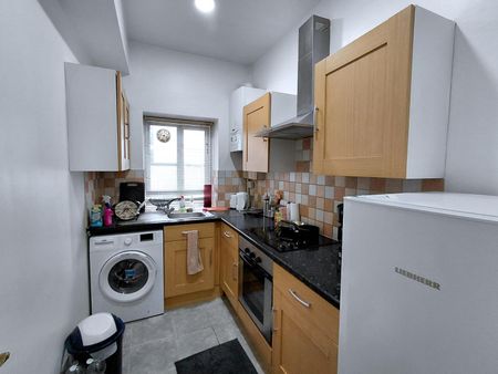 Finchley Road, London, NW11 - Photo 3