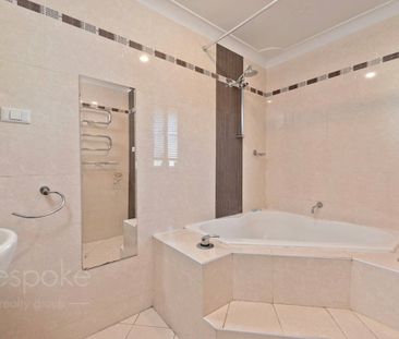 6 Fontana Cl, St Clair NSW - Photo 4