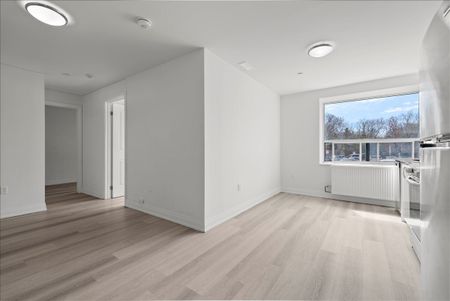 For Lease - 3101 Eglinton Ave Avenue Unit# 110, Toronto, Ontario - Photo 4