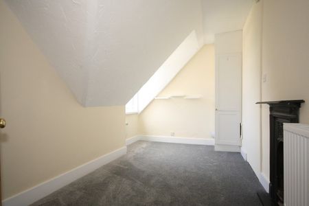 Wych Hill Lane, Woking - Photo 2