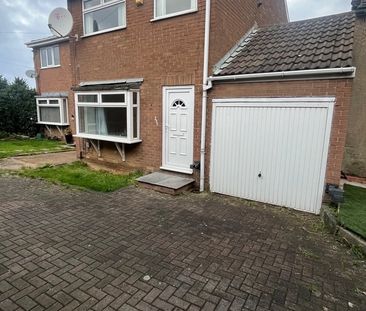 3 Bed Detached House, Middleton Road, LS10 - Photo 1