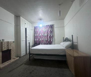 Room in a Shared House, Vaughan Gardens, IG1 - Photo 2