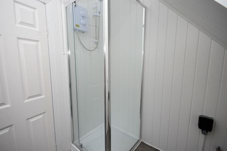 2 bed flat to rent in Wharton Street, South Shields, NE33 - Photo 2