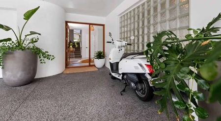 Across the road to the beach - fully furnished executive home - Photo 3