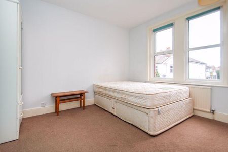 3 bedroom detached house to rent - Photo 3