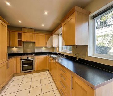 4 bedroom townhouse to rent - Photo 3